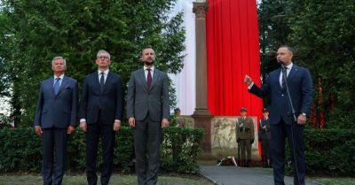 Prezydent, szef MON i najważniejsi dowódcy oddali hołd bohaterom Bitwy Warszawskiej 1920 r.